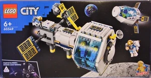 LEGO 60349 Mond Raumstation mit andockbarer Raumkapsel 5 Astronauten NEU - Picture 1 of 2
