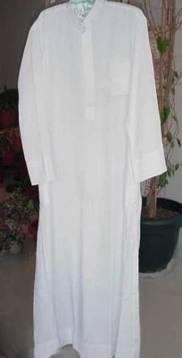 Para hombres DISHDASHA THOBE PERSONALIZADO Hecho a Mano Estilo Kuwaití Islámico SUPERIOR Foto 1 de 4