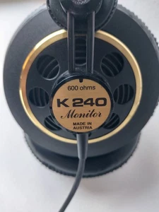 AKG 240 Monitor Kopfhörer Ohrumschließend mit Adapter 6,3 auf 3,5 Lesen Bastler  - Bild 1 von 6