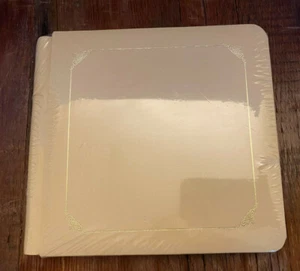 New Sealed Creative Memories 7x7 Butter Yellow Gold Trim Album Scrapbook Pages - Picture 1 of 4