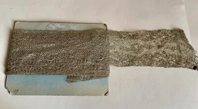 dentelle  ancienne au fil métallique doré . - Photo 1/4