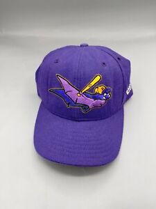 Louisville Bats Minor League Baseball Cap - fitted size 7½ MILB - Purple 59fifty