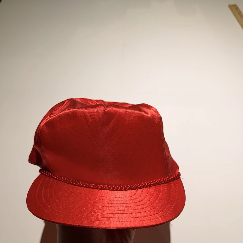 Gorra Otto roja satinada cuerda sombrero estilo vintage 5 paneles ajustable camionero retro Foto 1 de 4