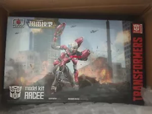 DMHTOY In Stock Fiamma Giocattoli Furai Modello Transformers Arcee 16 cm Plastica Model Kit - Foto 1 di 14