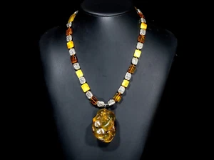 A Necklace of Ukrainian Rovno Amber with a Large Dominican Blue Amber Pendant (X - Picture 1 of 10