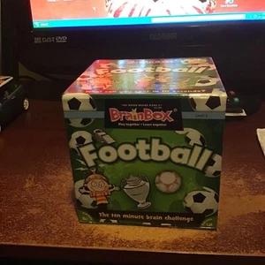 BRAINBOX FOOTBALL CHALLENGE BIRTHDAY CHRISTMAS FAMILY QUIZ  NIGHT KIDS ADULTS - Picture 1 of 2