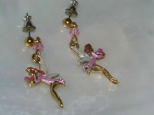 Pendientes de poste colgantes de hada con corazón esmaltado rosa y blanco para oreja perforada - Imagen 1 de 3