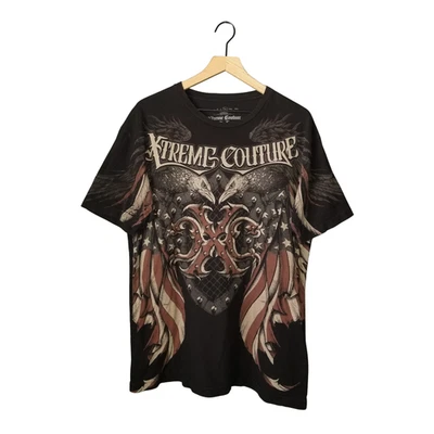 Camiseta XTREME COUTURE Black Eagle & Flag estampa por toda parte ss feita nos EUA masculina GG - Imagem 1 de 4