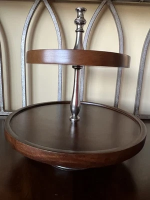 Puerta delantera - Soporte de madera Worthington de 2 niveles Foto 1 de 4