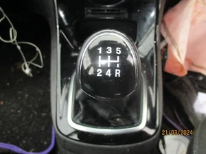 FORD FIESTA MK7 2016 5 SPEED MANUAL GEARSTICK GEARSHIFTER - Picture 1 of 5