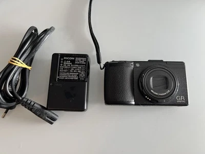 Ricoh GR III 10 Mpix Appareil Photo Numérique Compact - Noir - Image 1 of 4