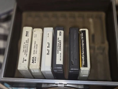 Caja de almacenamiento vintage de 8 pistas de cuero sintético, tiene capacidad para ~ 24) 8 pistas con 6 pistas Foto 1 de 4