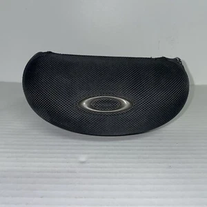 Oakley Sunglasses Case Black Semi Hard Case Cushioned Zip Around Case only - Picture 1 of 6