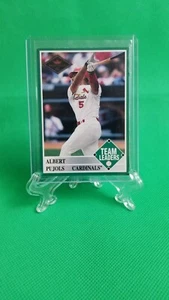 2001 Albert Pujols Fleer Team Leaders 20/201 - Picture 1 of 2