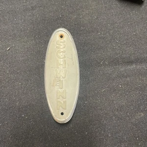 Vintage 1981  Schwinn approved Aluminum oval white head Badge King Sting BMX Org - Bild 1 von 6