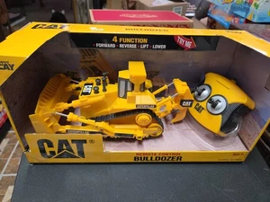 2005 Remote Control Bulĺdozer 4 Function New #36612 Forward Reverse Lift Lower - Picture 1 of 4