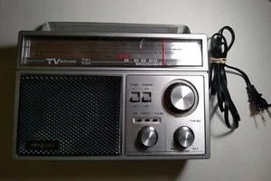 Gold Seal - AM/FM/TV1/TV2/WB Portable Radio 320 Hong Kong 1985 TESTED FREE SHIP - Picture 1 of 10