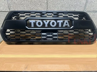 Parrilla para parachoques delantero Tacoma SR5 TRD 2016-2023 con cubierta de sensor y letras Foto 1 de 2