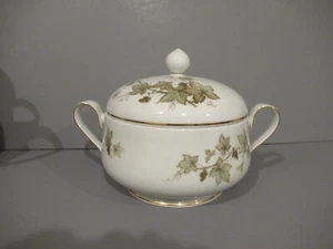 Noritake Ireland Trailing Ivy Handled Covered Casserole Veggie Server 2760 EUC - Picture 1 of 16