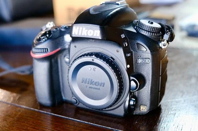 Цифровая зеркальная камера Nikon D600 24,3 Мп - черная (только корпус) - Изображение 1 из 4