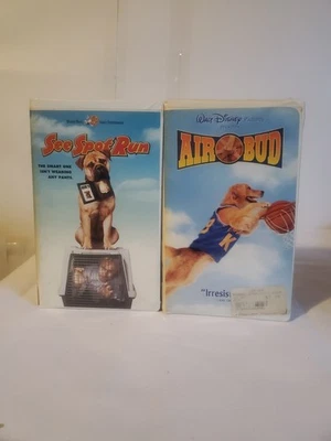 Lot of 2 Dog Family VHS Movies - Air Bud (Disney) & See Spot Run (2001) - Tested Foto 1 de 4