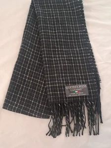 Geoffrey Beene Cahsme Men Scarf 100% Acrylic Made in ITALY Dark Blue - Picture 1 of 2