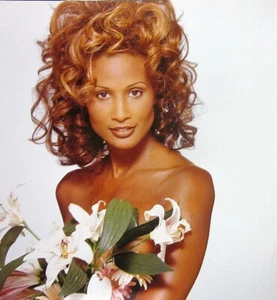 BEVERLY JOHNSON sexy clipping African-American model 2002 color photo Vogue - Picture 1 of 1