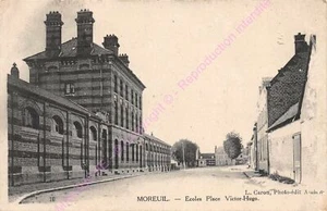 CPA 80110 Moreuil Escuelas Plaza Victor Hugo EDT Caron ca1916 - Bild 1 von 2