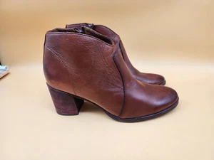Frye Leather Ankle Boots Booties - Nora Zip Short Red Clay  Size 8.5 B - Picture 1 of 9