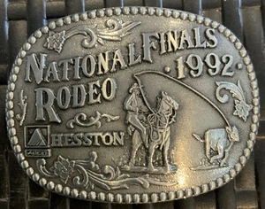 De Colección Hesston Finales Nacionales Rodeo Raro 1992 NFR Hebilla de Cinturón Serie AGCO Limitada - Imagen 1 de 3