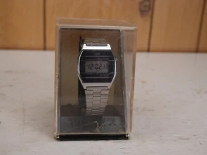 Vintage Timex Quartz Watch. Working & Good Condition. 1980s NEW BATTERY - Picture 1 of 8