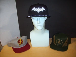 RARE GREEN ARROW SYN LEATHER SNAPBACK CAP DC COMICS BONUS FLASH & BATMAN! - Picture 1 of 5