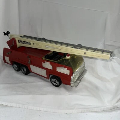 60s Tonka Red Open Cab Ladder Fire Truck with Two Metal Ladders Nice Fire Truck. - Image 1 of 4