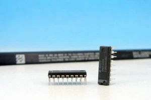 5 registri originali DM85S68N statici RAM 16x4 bordi attivati 85S68 IC - Foto 1 di 1