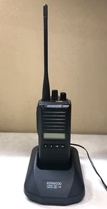 Kenwood TK-380 UHF Funkgerät 450-490 MHz 250 Kanäle mit Ladegerät - Bild 1 von 6