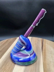 Soporte para bolígrafo de vidrio esculpido a mano Hudson - Imagen 1 de 6