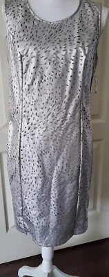 NUEVO CON ETIQUETAS - Vestido de cuero vegano - Thalia Sodi - Plateado - Talla 10 Foto 1 de 4