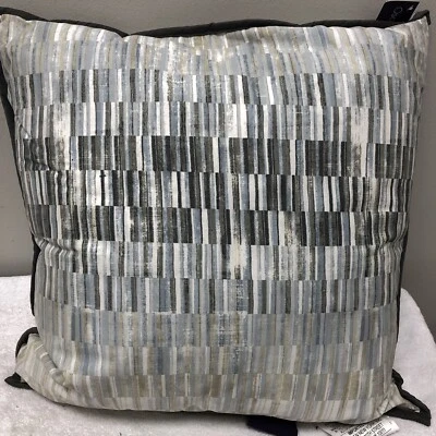 Almohada decorativa Oscar Oliver 20 pulgadas x 20 pulgadas  Foto 1 de 4