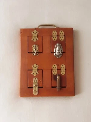 Rompecabezas de madera primitivo hecho a mano vintage para niños con cerraduras - herramienta para maestros - inusual Foto 1 de 4