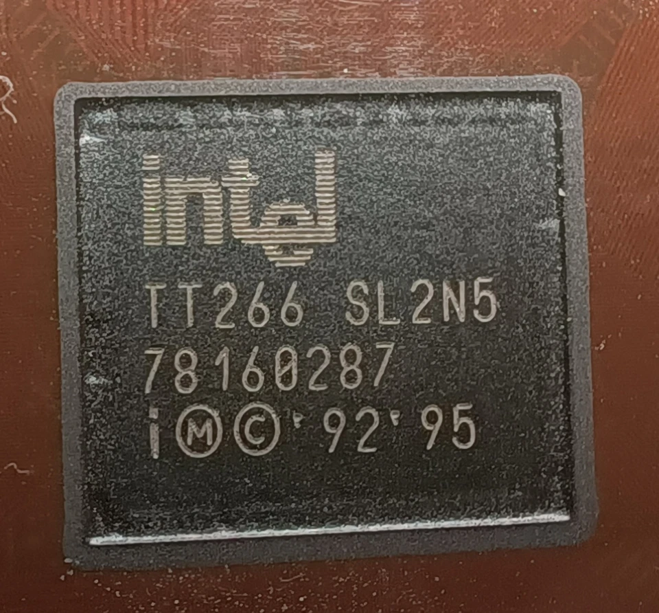 Intel Pentium P266 MMX SL2N5 Socket 5 / 7 266 Mhz CPU TT80503266 - Bild 1 von 4