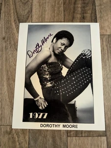 Original DOROTHY MOORE Autogramm auf 10 x 8 Inch Foto - Bild 1 von 5