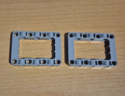 2x Lego Technic Rahmen Liftarm 5 x 7 (64179) - hellgrau - gebraucht - Bild 1 von 3