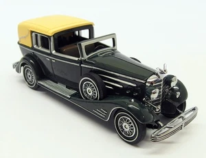 Matchbox 1/43 Scale DYM35181 - 1933 Cadillac V-16 - Green - Picture 1 of 5