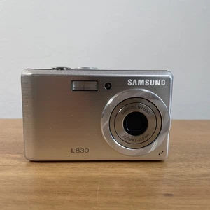 Samsung L830 Digitalkamera 8.1 Megapixel Silber - Bild 1 von 5
