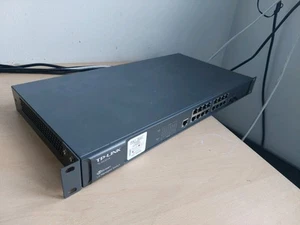 TP-LINK TL-SG3216 Commutateur géré Jetstream Layer 2 16 ports avec deux ports SFP - Photo 1/4