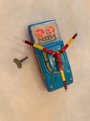 Винтажный Космический Круизер Редкая Заводной Заводная Игрушка Сделано в Китае - Изображение 1 из 4