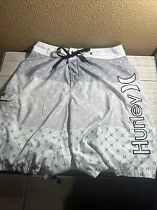 Hurley Shorts Mens Size 33 Waist White Quick Dry Lightweight Surf - Picture 1 of 14