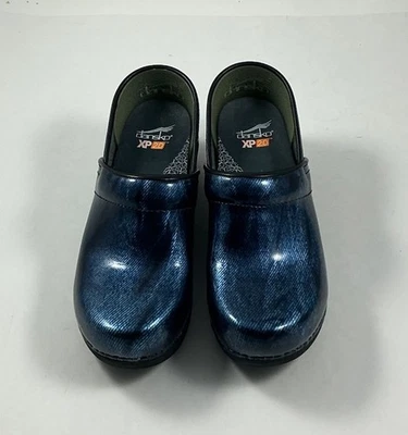 Dansko Women’s XP 2.0 Blue Denim Patent Professionals Clogs Size 37 - 6.5 Shoes - Image 1 of 4