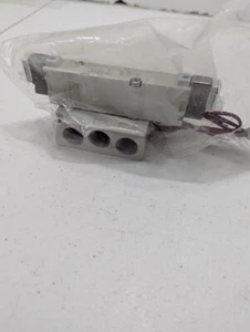 SMC SY7440R-5LZ-03 / SY7440R5LZ03 (NEW NO BOX) - Picture 1 of 3