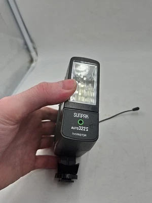 Sunpak Auto 3225 Vintage Electronic Flash Unit For Parts And Repair  - Image 1 of 4